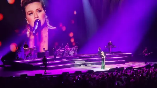 Kelly Clarkson - Tightrope (chemistry... an intimate night Live)