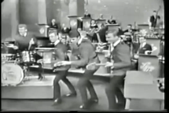 The Chantay's - Pipeline (Lawrence Welk Show 5 18 63)