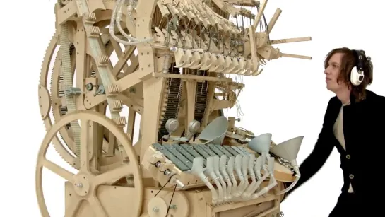 Wintergatan - Marble Machine (music instrument using 2000 marbles)