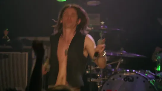 Slash ft. Myles Kennedy & The Conspirators - Slither (Live At The Roxy)