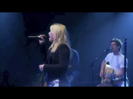 Kelly Clarkson - Live @ Fair Trade Concert