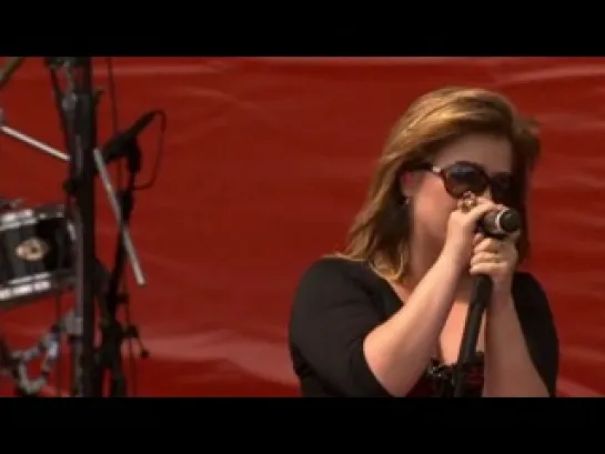 Kelly Clarkson @ Coca Cola Anniversary Concert 2011