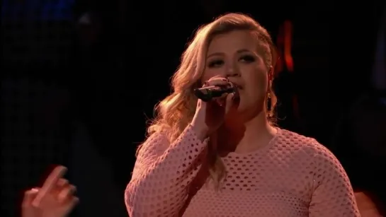 Kelly Clarkson & Koryn Hawthorne - I'd Rather Go Blind (The Voice 2015)