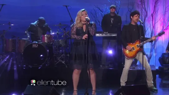 Kelly Clarkson - Heartbeat Song (Live on The Ellen DeGeneres Show)