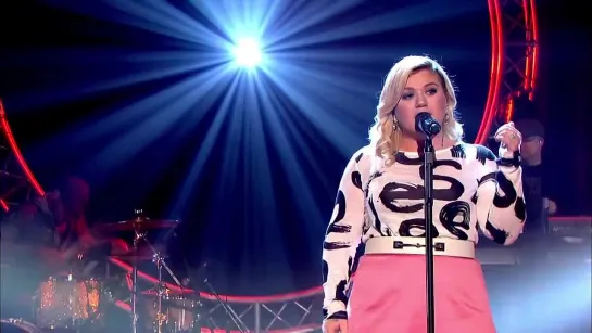 Kelly Clarkson - Heartbeat Song (Live on The Graham Norton Show)