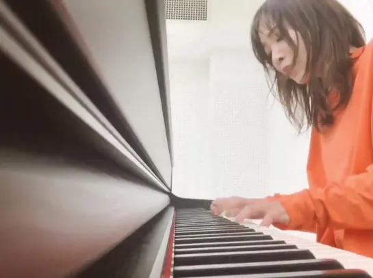 May'n on piano [2020.03.18]