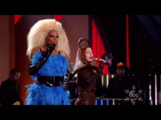 Lady Gaga & RuPaul - Fashion (Live @ Muppets' Holiday Spectacular 2013)