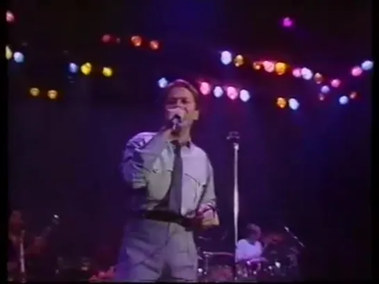 Robert Palmer - Some Guys Have All the Luck Live 1982