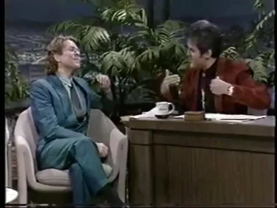 Robert Palmer Chats, Munches on a Cookie, and Performs 2 Songs - September 10, 1986