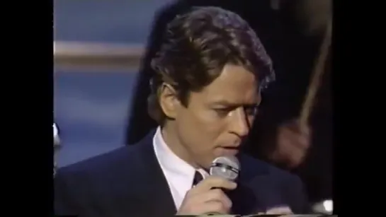 Robert Palmer - I Didnt Mean To Turn You On (1987)