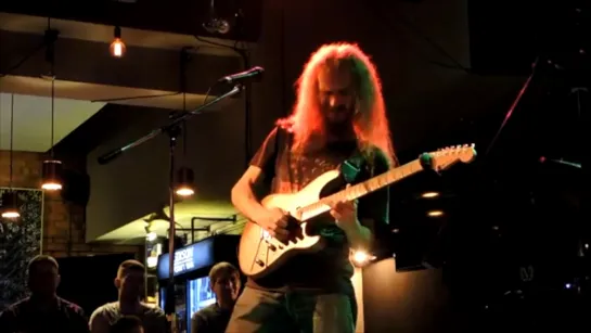 Guthrie Govan/Gergo Borlai/Anton Davidyants - Fives