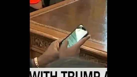 Now we know Kanye’s iPhone passcode is “000000”