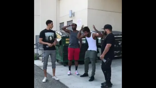 How thugs play off being scared (Nigga Vine)