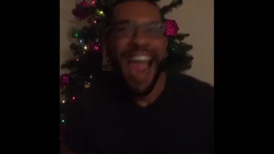 Christmas music already has me like (Nigga Vine)