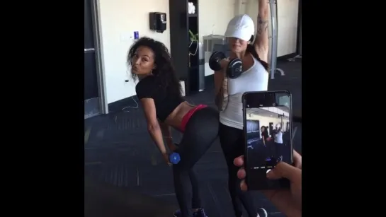 The only reason why girls ask guys to go to the gym (Nigga Vine)