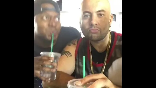 When your straw squeak is on fleek👌 (Nigga Vine)