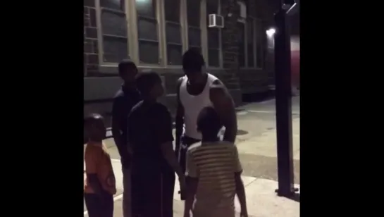 TYRONE goes to the basketball courts! Lil homie wasnt gonna make the shot anyway. Tyrone love the kids (Nigga Vine)