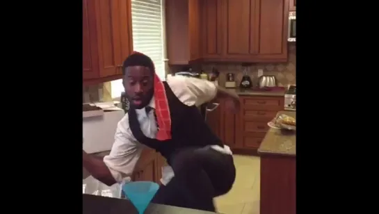 Waiters in 2015 be like (Nigga Vine)