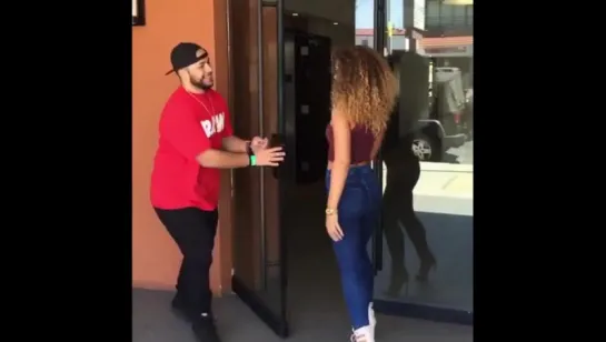 The real reason guys hold the door open for girls (Nigga Vine)