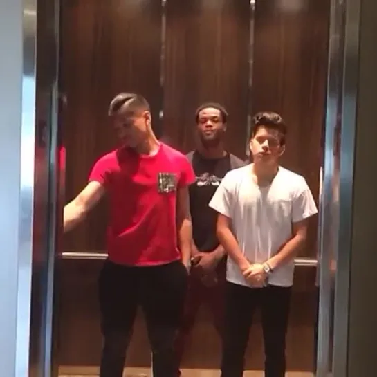 Racist Elevator (Nigga Vine)