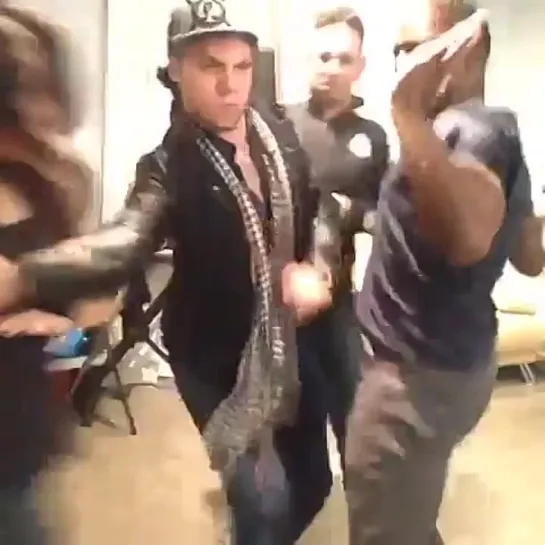 If guys danced in the club like girls (Nigga Vine)