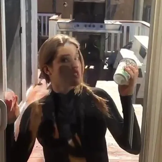 When you accidentally run into a glass door (Nigga Vine)