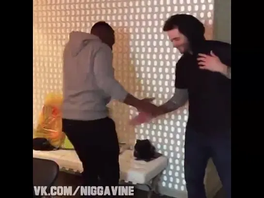 Cool handshakes aren't for everyone (Nigga Vine)