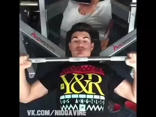 When your favorite song comes on at the gym (Nigga Vine)