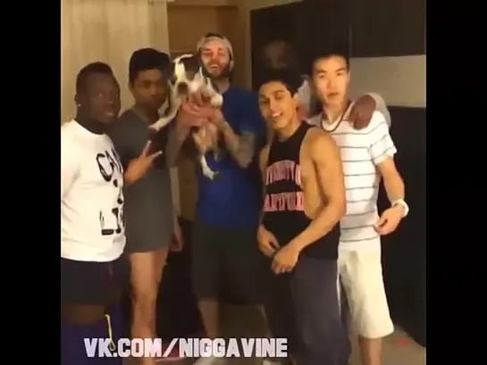 When you get left out of a group picture (Nigga Vine)