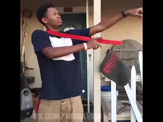 When niggas get that new belt they don't even wear the shit in they pics (Nigga Vine)