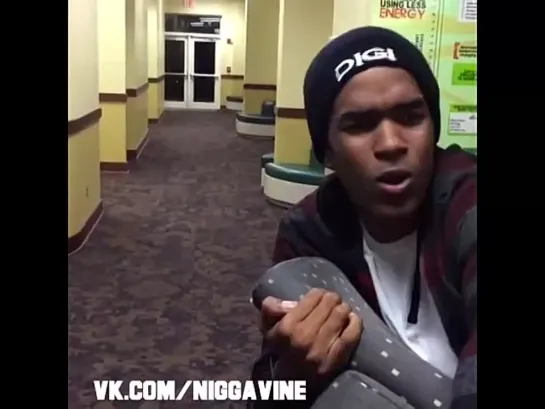 When girls drop the boyfriend bomb for no reason (Nigga Vine)