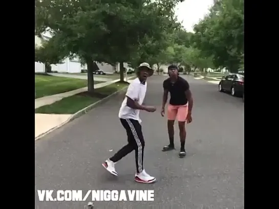 When you & your homies hood jam comes on🎵💰 (Nigga Vine)