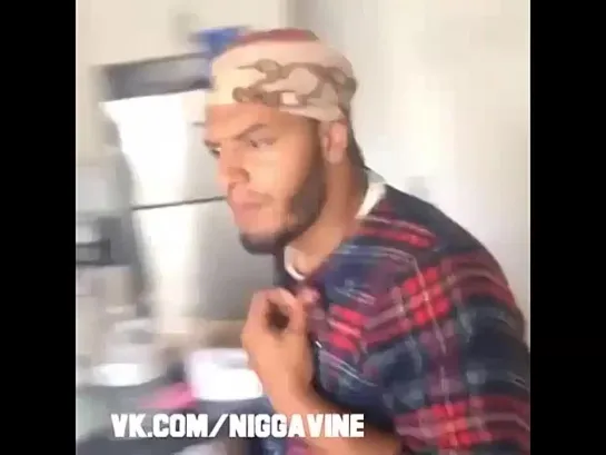 when your mom embarrassed you in front of friends (Nigga Vine)