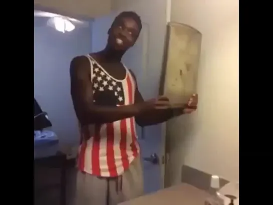 how girls look when they take a picture with an Ipad (Nigga Vine)