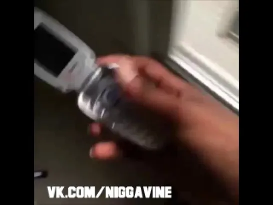 When your friend finally get a phone but they pull out this (Nigga Vine)