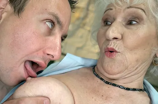 ПОРНО -- ЕЙ 85 -- ПОКАЗАЛ БАБУШКЕ ПОРНУХУ И ТРАХНУЛ ЕЁ  -- porn sex gilf granny old -- Norma