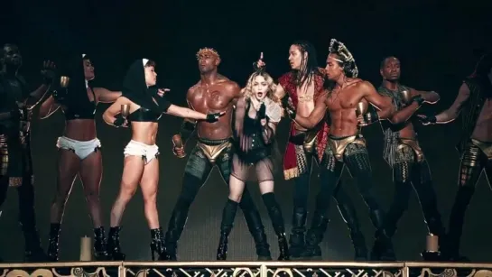 Madonna - Holy Water (Rebel Heart Tour)