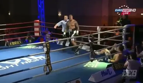 Tyrone Spong vs Gabor Farkas (Debut Tyron Spong in professional boxing 7.03.2015)