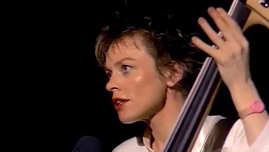 Laurie Anderson - Gravity's Angel (Home of the Brave,1985)