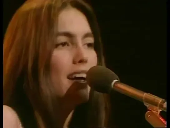 Emmylou Harris - C'est La Vie (You Never Can Tell) (1977)