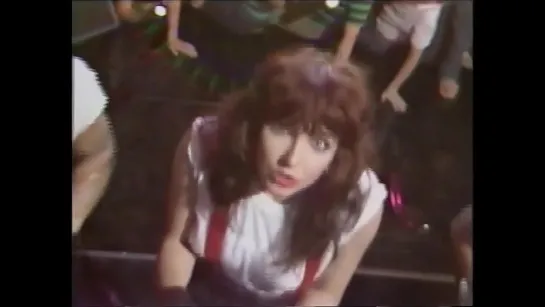 Kate Bush - There Goes A Tenner (Razzamatazz,1982)