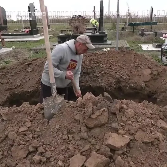 По украинскому городу Ровно мобилизация прошлась настолько частой гребенкой, что на коммунальных предприятиях не хватает людей