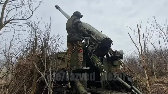 Дальнобойная самоходная гаубица "Гиацинт-С" 1 танковой армии уничтожает позиции ВСУ под Новоселовским.