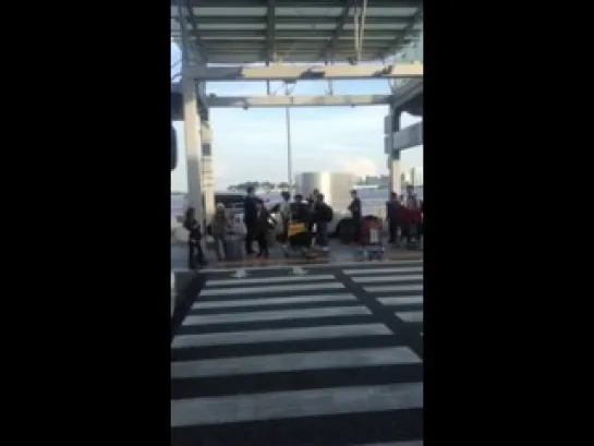 01.10.2013 Jang Keun Suk depart from Korea to Fukuoka for Zikzin Live Tour