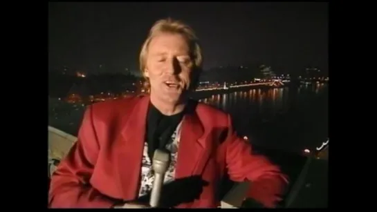 Paul McCartney – Biker Like An Icon (4/4) Live in Mean Fiddler (20.011.1992) A Carlton New Year (01.001.1993)