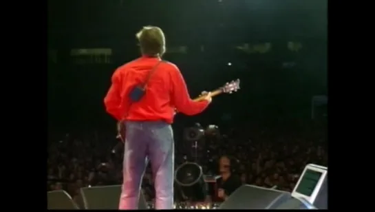 Paul McCartney – She's A Woman (7/36) Live in Madrid (30.05.2004)