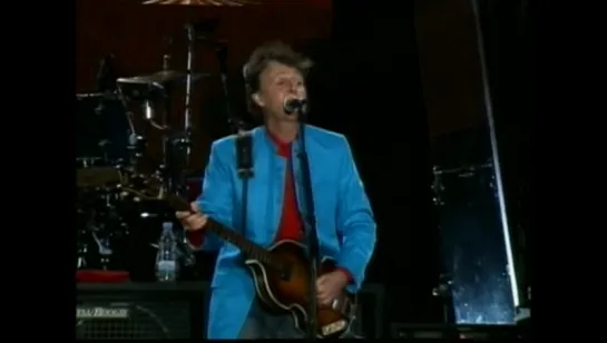 Paul McCartney – Got To Get You Into My Life (2/36) Live in Madrid (30.05.2004)