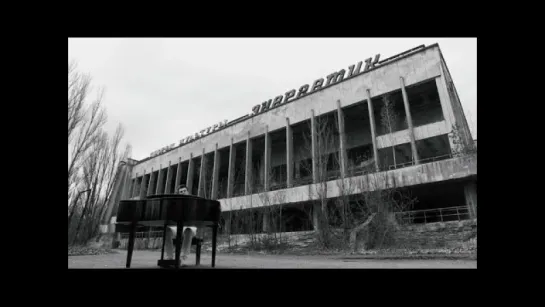 Pianist In Ghost Town - Chernobyl Disaster (2017) [720]