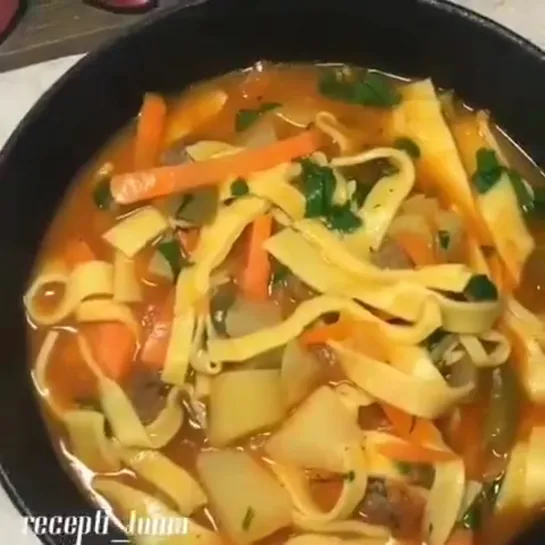 Бомбический суп с лапшой🍜