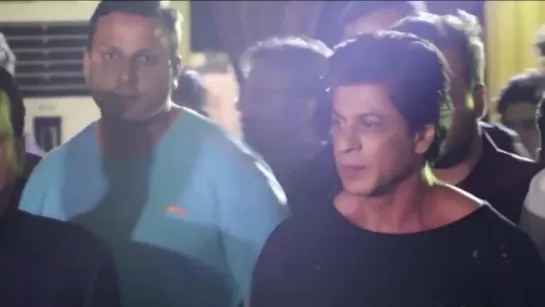 Salman  Shahrukh Khan At Baba Siddiquis Iftar Party 2016